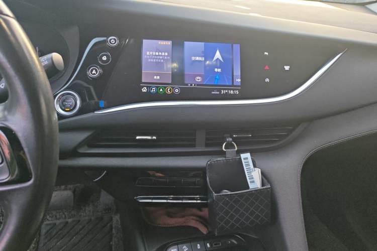 Used Buick Enclave 2020 28T Two-Wheel Drive Zhanqi Version Audio And AC Panel