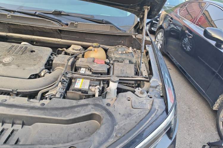 Used Buick Enclave 2020 28T Two-Wheel Drive Zhanqi Version Engine Bay Left