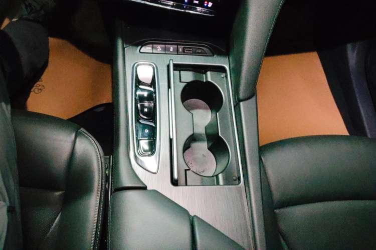 Used Buick Enclave 2020 28T Two-Wheel Drive Prestige Version Gear Lever