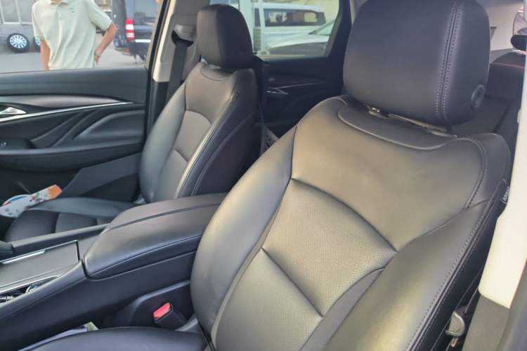 Used Buick Enclave 2020 28T Two-Wheel Drive Zhanqi Version Left Front Seat