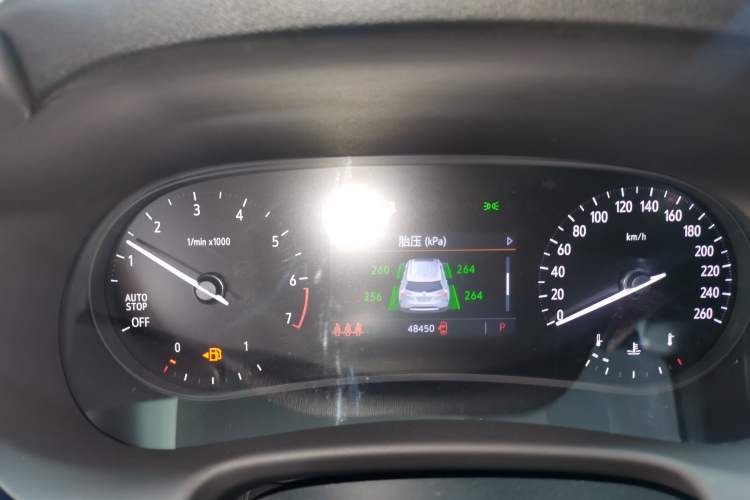 Used Buick Enclave 2020 28T Two-Wheel Drive Luxury Version Odometer Close Up