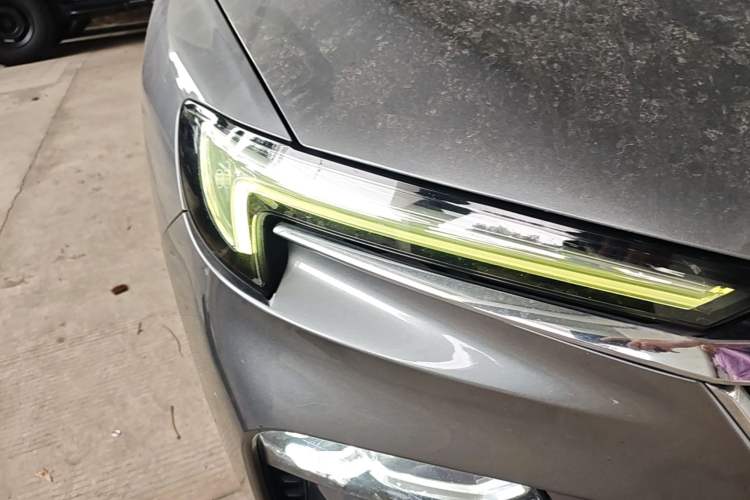 Used Buick Enclave 2020 28T Four-Wheel Drive Luxury Flagship Edition Right Front Headlight