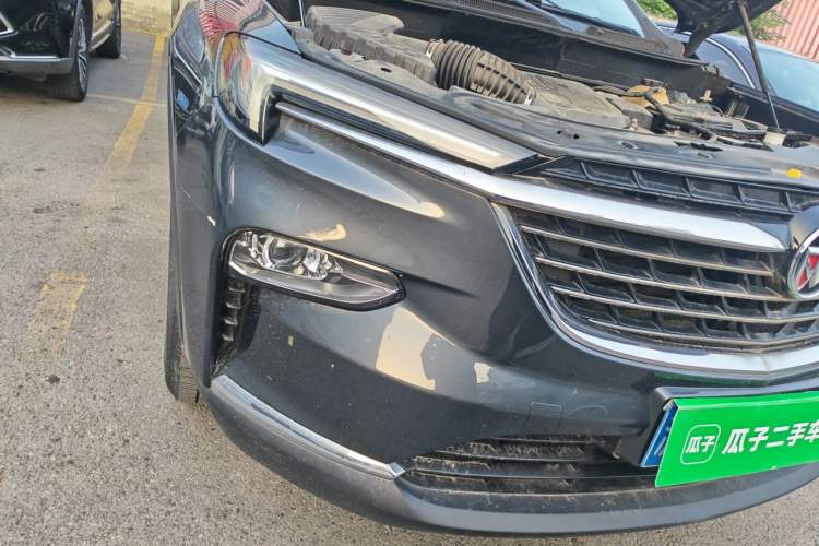 Used Buick Enclave 2020 28T Two-Wheel Drive Zhanqi Version Right Front Headlight