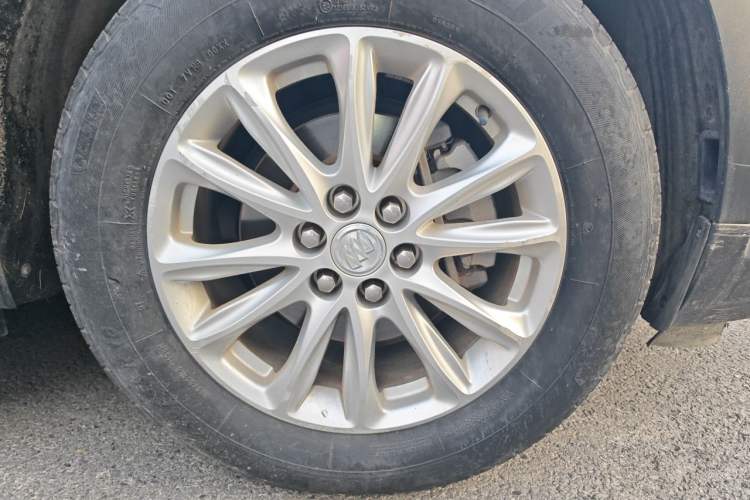 Used Buick Enclave 2020 28T Two-Wheel Drive Zhanqi Version Right Front Wheel Hub