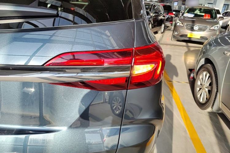 Used Buick Enclave 2020 28T Four-Wheel Drive Luxury Flagship Edition Right Rear Taillight