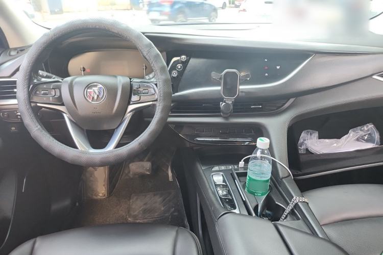 Used Buick Enclave 2020 28T Two-Wheel Drive Luxury Version Center Console
