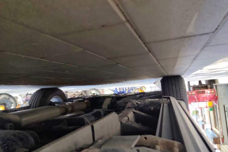 Used Buick Enclave 2020 28T Two-Wheel Drive Zhanqi Version Chassis Rear Left