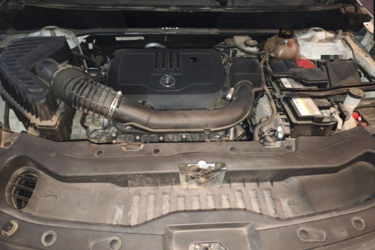 Used Buick Enclave 2020 28T Four-Wheel Drive Luxury Flagship Edition Engine Bay