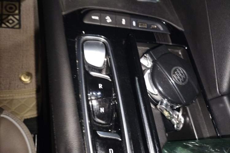 Used Buick Enclave 2020 28T Four-Wheel Drive Luxury Flagship Edition Gear Lever
