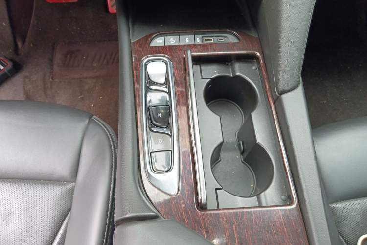 Used Buick Enclave 2020 28T Two-Wheel Drive Prestige Version Gear Lever