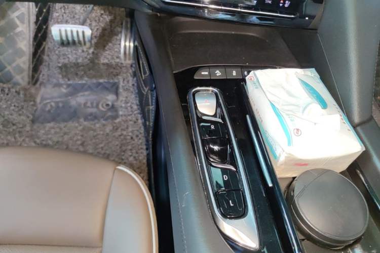 Used Buick Enclave 2020 28T Four-Wheel Drive Luxury Flagship Edition Gear Lever