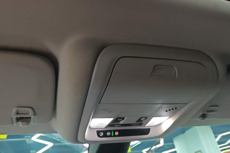 Used Buick Enclave 2020 28T Two-Wheel Drive Prestige Version Headliner