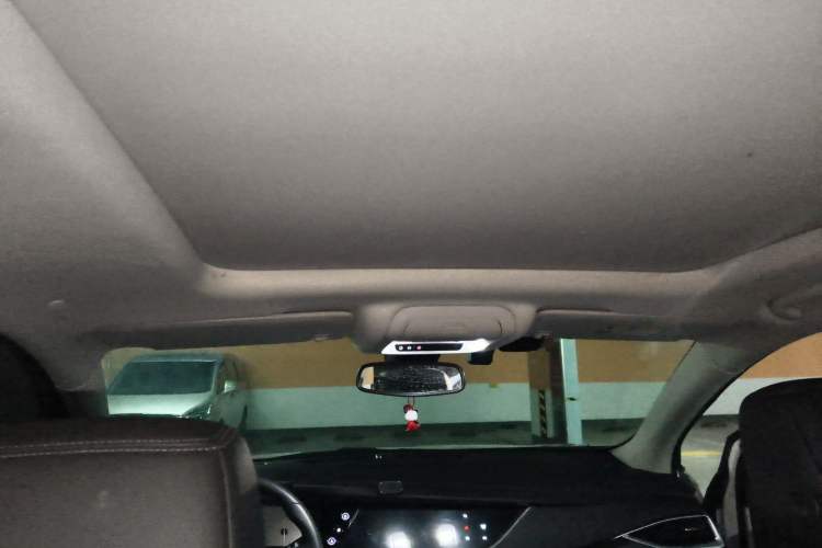 Used Buick Enclave 2020 28T Two-Wheel Drive Prestige Version Headliner