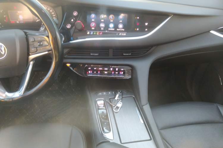 Used Buick Enclave 2020 28T Two-Wheel Drive Prestige Version Interior 2