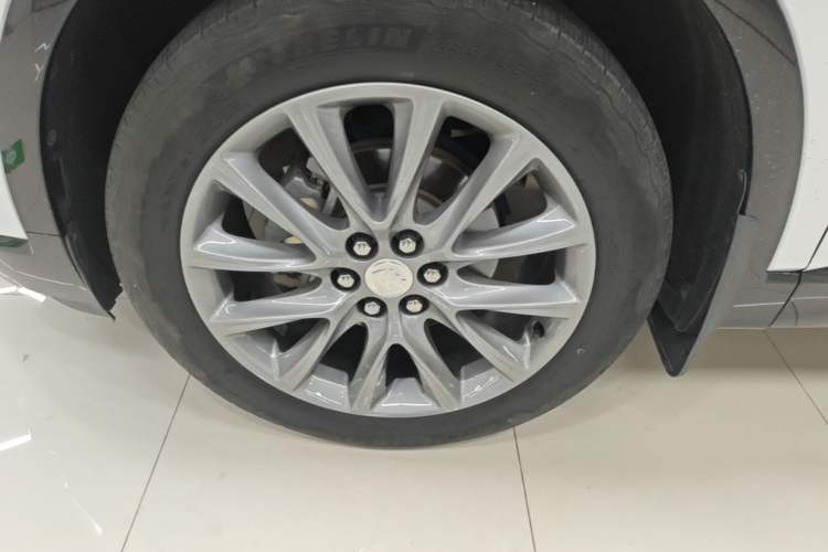 Used Buick Enclave 2020 28T Two-Wheel Drive Prestige Version Left Front Wheel Hub