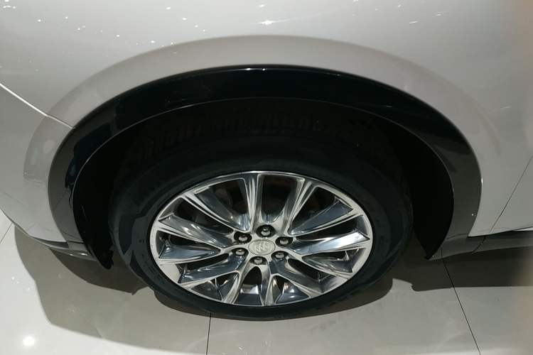 Used Buick Enclave 2020 28T Four-Wheel Drive Prestige Version Left Front Wheel Hub