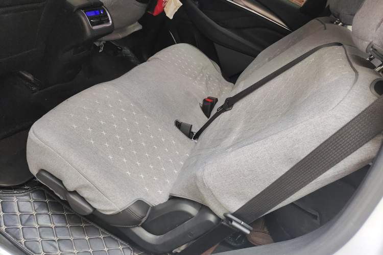 Used Buick Enclave 2020 28T Two-Wheel Drive Luxury Version Left Rear Seat