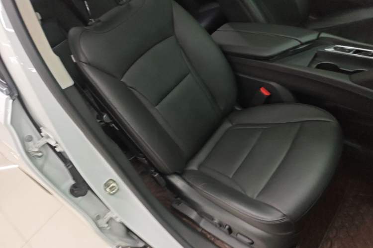 Used Buick Enclave 2020 28T Two-Wheel Drive Prestige Version Right Front Seat