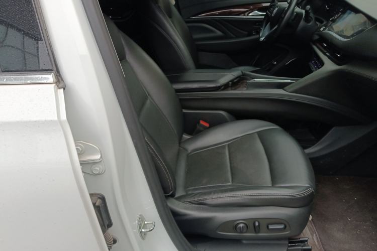 Used Buick Enclave 2020 28T Two-Wheel Drive Prestige Version Right Front Seat