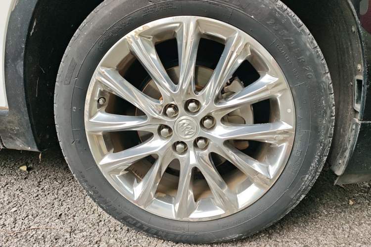 Used Buick Enclave 2020 28T Four-Wheel Drive Luxury Flagship Edition Right Front Wheel Hub