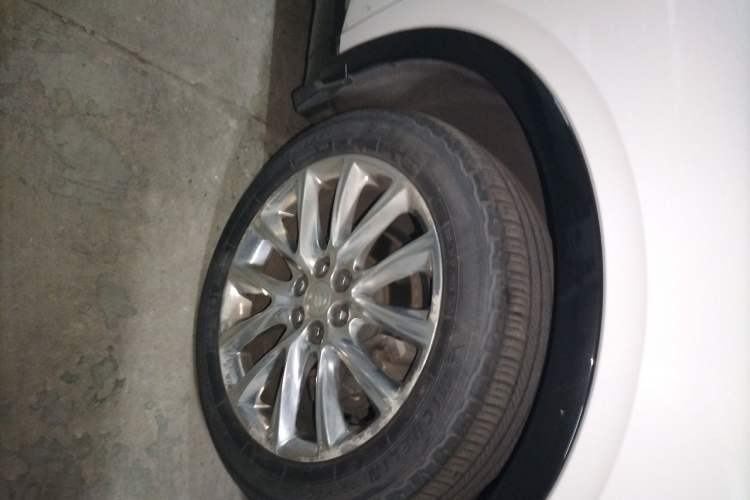 Used Buick Enclave 2020 28T Four-Wheel Drive Luxury Flagship Edition Right Front Wheel Hub