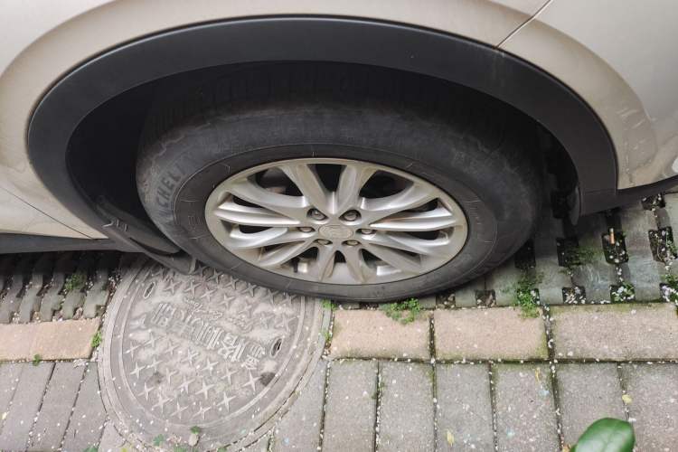 Used Buick Enclave 2020 28T Two-Wheel Drive Luxury Version Right Front Wheel Hub