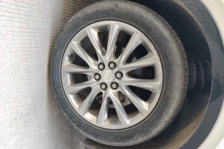Used Buick Enclave 2020 28T Four-Wheel Drive Luxury Flagship Edition Right Front Wheel Hub