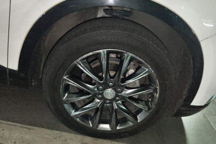 Used Buick Enclave 2020 28T Two-Wheel Drive Prestige Version Right Front Wheel Hub