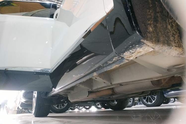 Used Buick Enclave 2020 28T Four-Wheel Drive Prestige Version Right Side Sill