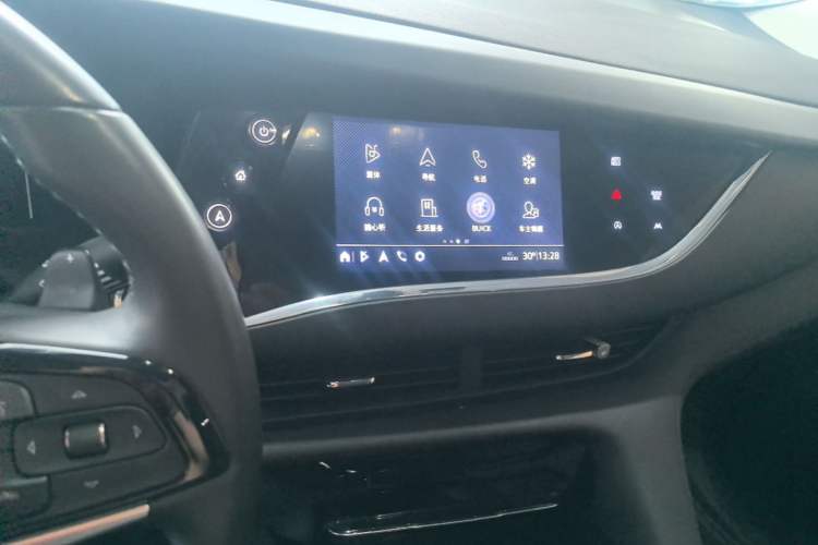 Used Buick Enclave 2022 652T Two-Wheel-Drive Prestige 7-Seater Audio And AC Panel