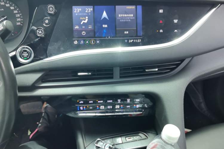 Used Buick Enclave 2022 652T Two-Wheel-Drive Prestige 7-Seater Audio And AC Panel