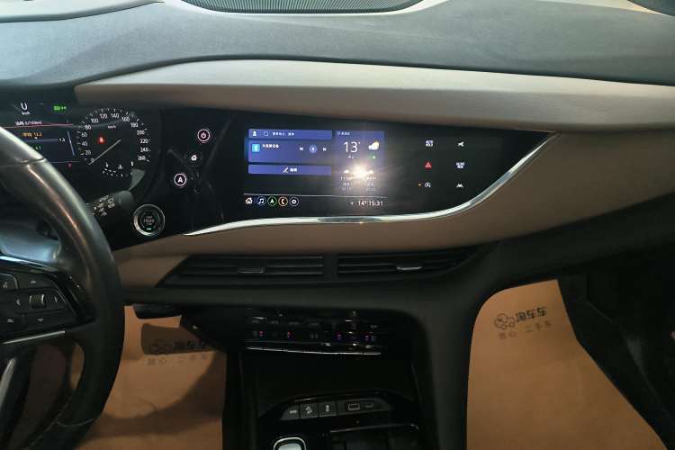 Used Buick Enclave 2022 652T 4x4 Prestige Flagship 7-Seater Audio And AC Panel