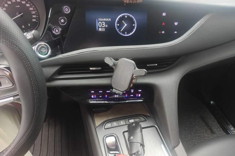 Used Buick Enclave 2022 652T Two-Wheel-Drive Prestige 7-Seater Audio And AC Panel