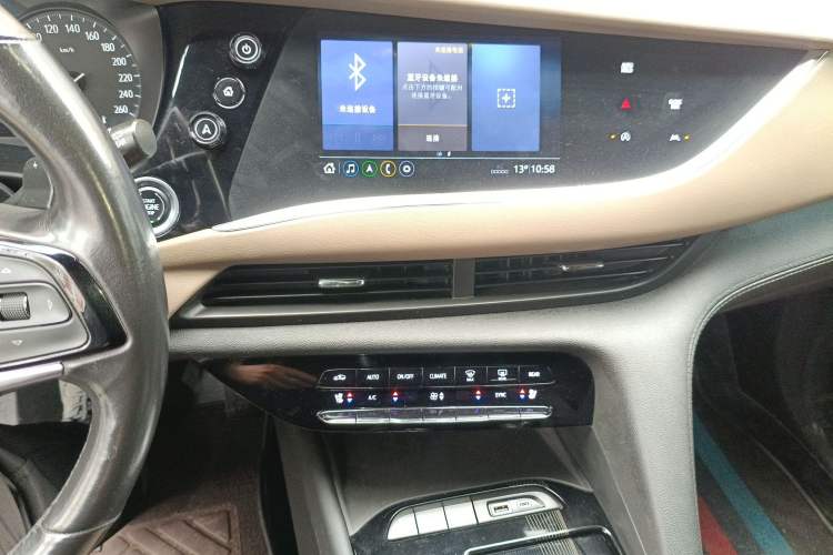 Used Buick Enclave 2022 652T 4x4 Prestige Flagship 7-Seater Audio And AC Panel