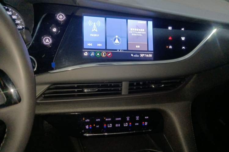 Used Buick Enclave 2022 652T 4x4 Prestige Flagship 6-Seater Audio And AC Panel