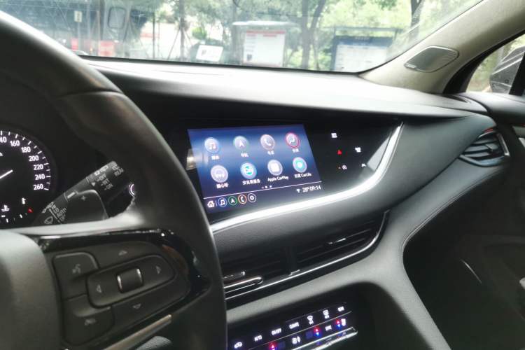 Used Buick Enclave 2022 652T Two-Wheel-Drive Prestige 7-Seater Audio And AC Panel