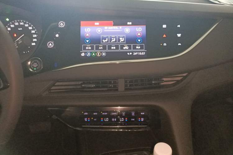 Used Buick Enclave 2022 652T 4x4 Prestige Flagship 6-Seater Audio And AC Panel