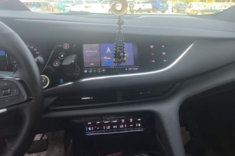 Used Buick Enclave 2022 652T 4x4 Prestige Flagship 6-Seater Audio And AC Panel