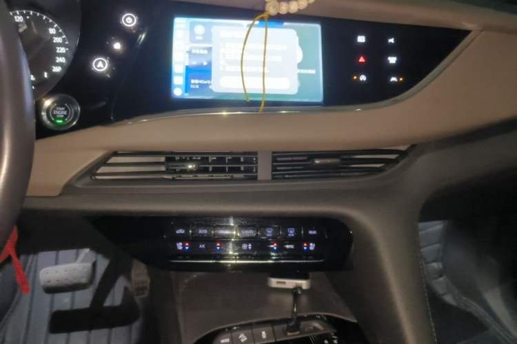 Used Buick Enclave 2022 652T 4x4 Prestige Flagship 7-Seater Audio And AC Panel