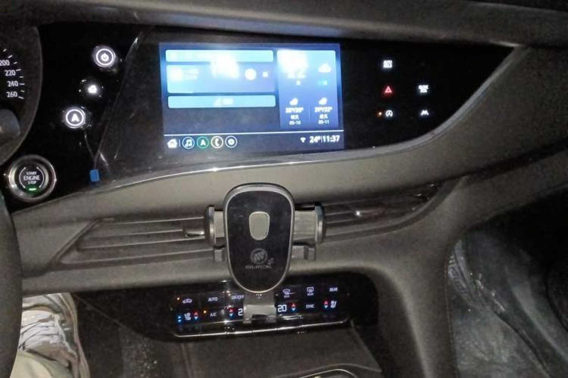 Used Buick Enclave 2022 652T Two-Wheel-Drive Prestige 7-Seater Audio And AC Panel