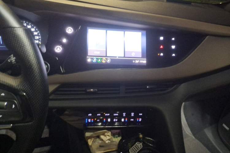 Used Buick Enclave 2022 652T 4x4 Prestige Flagship 7-Seater Audio And AC Panel