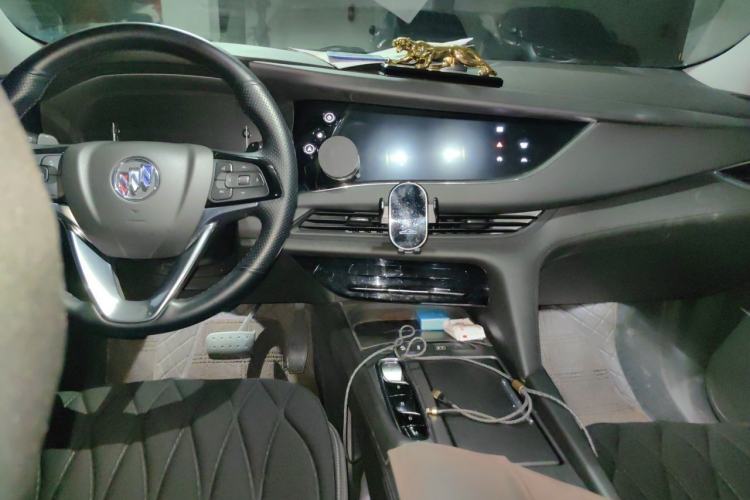 Used Buick Enclave 2022 652T Two-Wheel-Drive Prestige 7-Seater Center Console