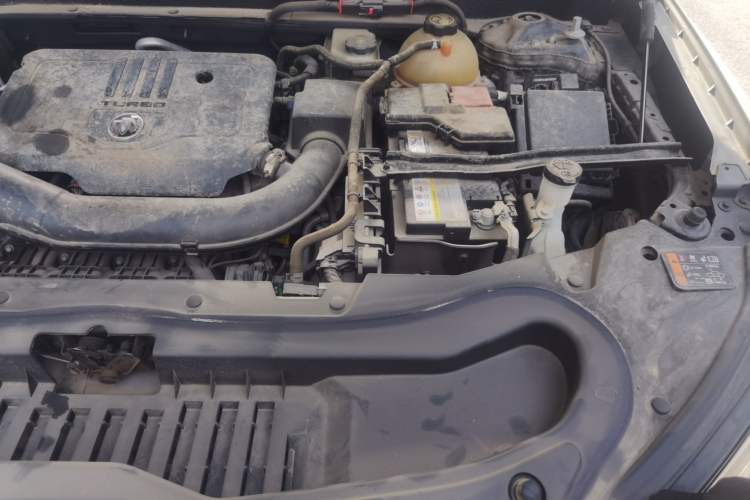 Used Buick Enclave 2022 652T Two-Wheel-Drive Prestige 7-Seater Engine Bay Left