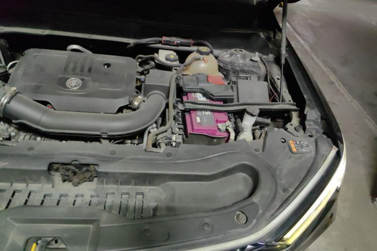 Used Buick Enclave 2022 652T Two-Wheel-Drive Prestige 7-Seater Engine Bay Left