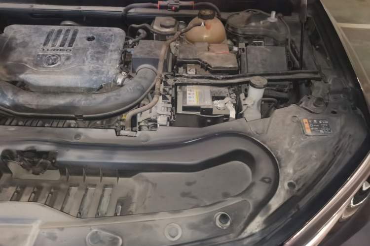 Used Buick Enclave 2022 652T Two-Wheel-Drive Prestige 7-Seater Engine Bay Left