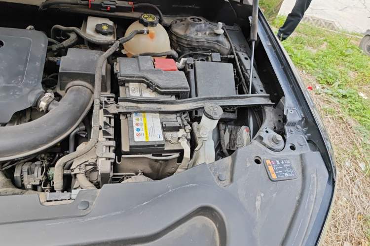 Used Buick Enclave 2022 652T Two-Wheel-Drive Prestige 7-Seater Engine Bay Left
