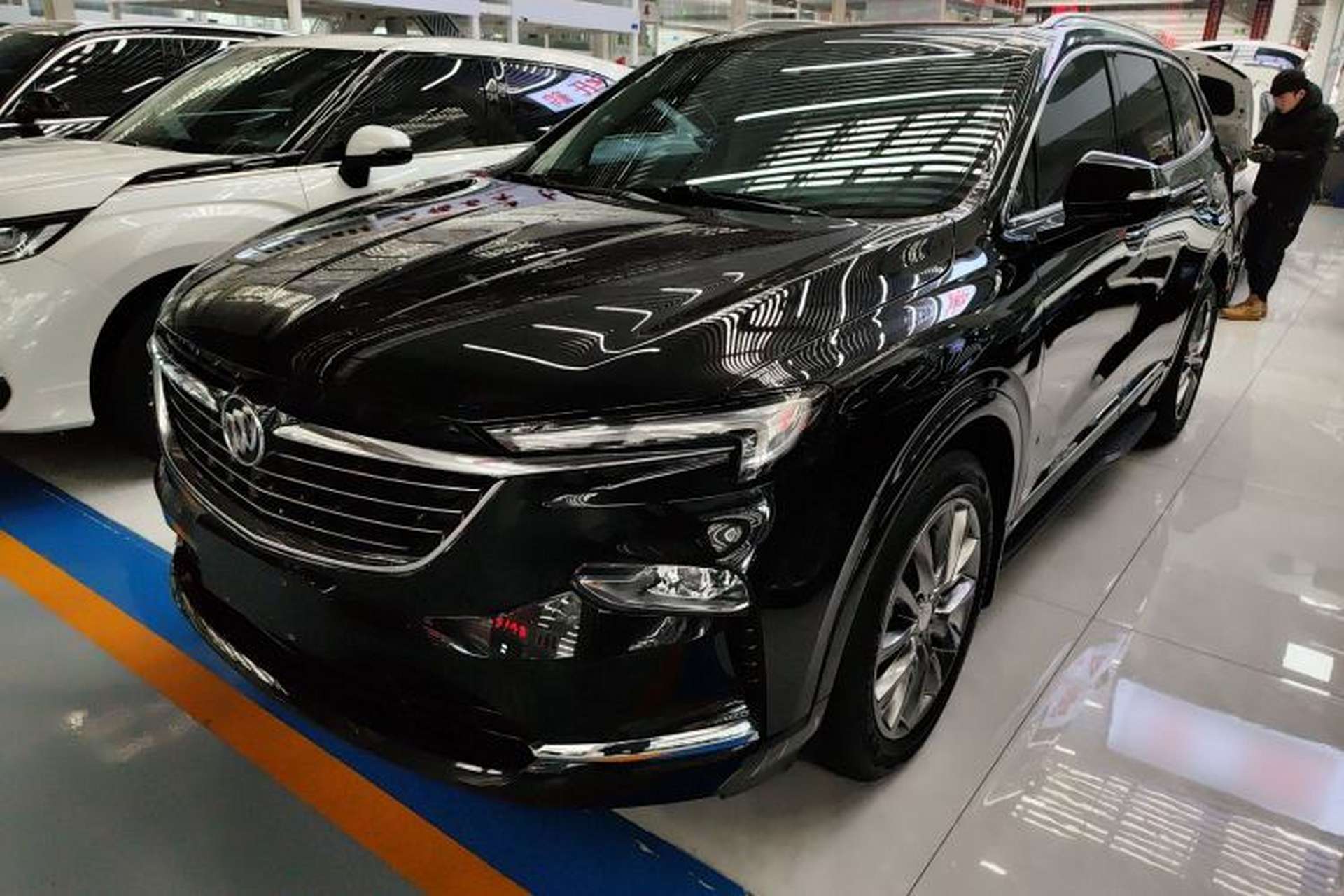 Used Buick Enclave 2022 652T Two-Wheel-Drive Prestige 7-Seater Front Left 45 Deg