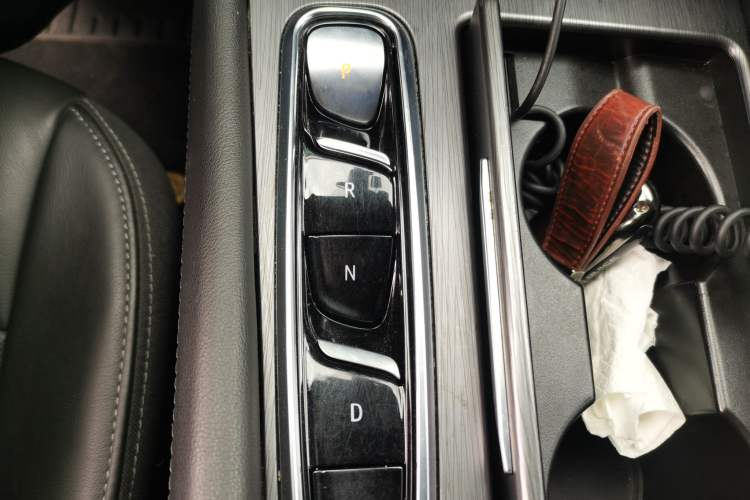 Used Buick Enclave 2022 652T Two-Wheel-Drive Prestige 7-Seater Gear Lever