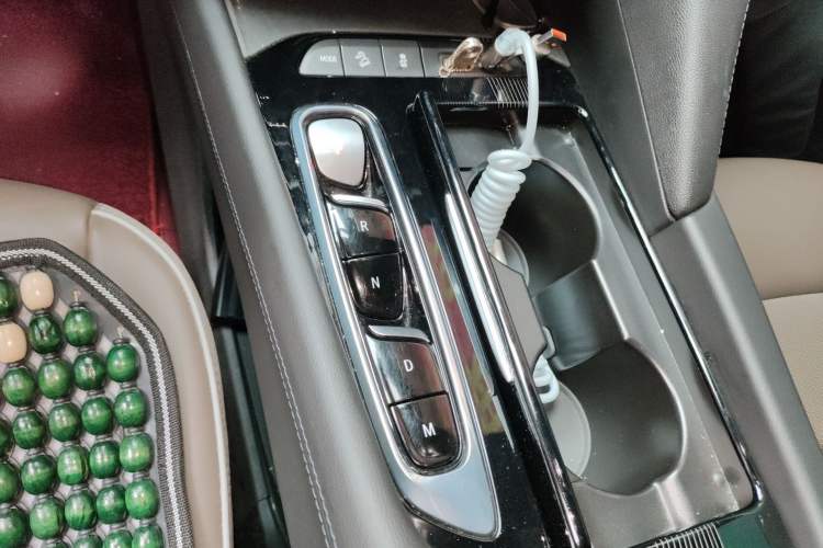 Used Buick Enclave 2022 652T 4x4 Prestige Flagship 7-Seater Gear Lever