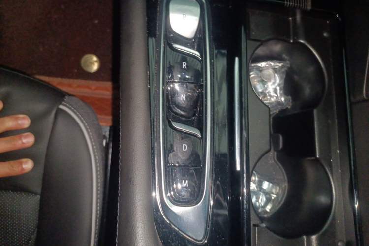 Used Buick Enclave 2022 652T 4x4 Prestige Flagship 6-Seater Gear Lever